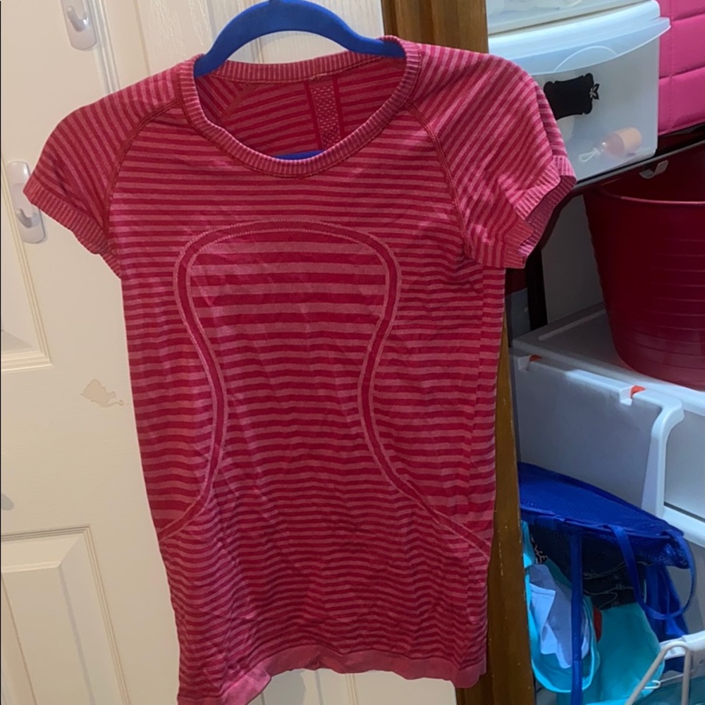 Lululemon swiftly tech a short sleeve